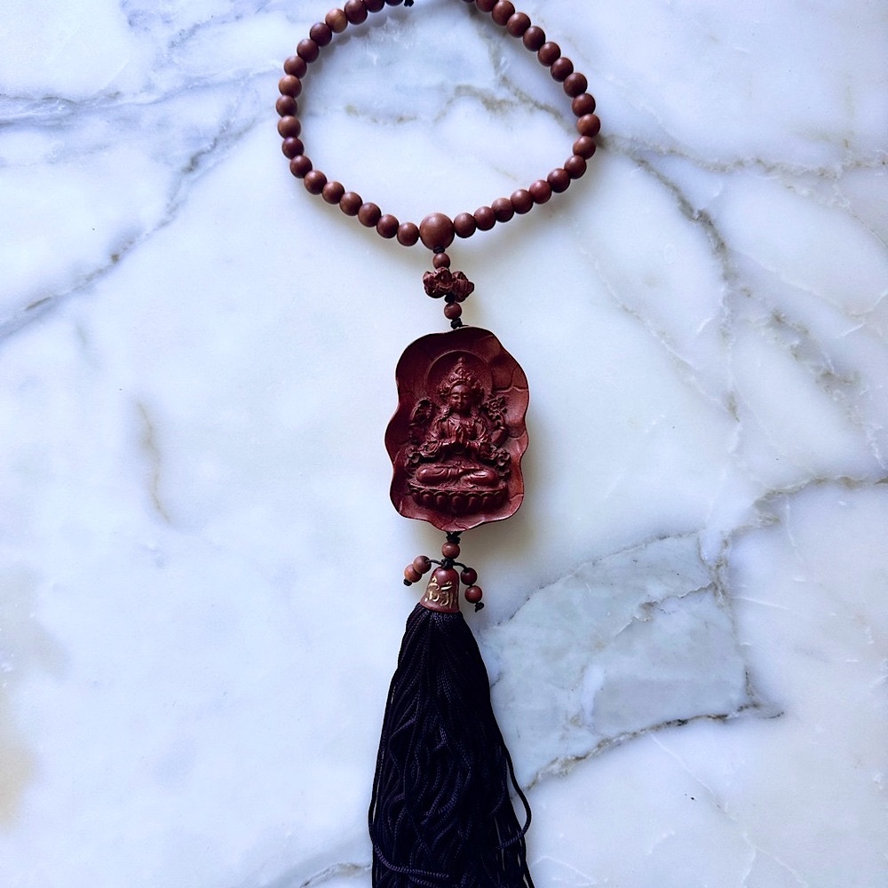 Hand crafted Boxwood Bracelet with Four-armed Avalokitesvara Pendant